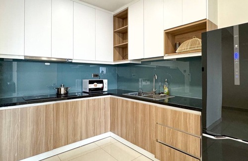 Bach Dang Riverside Apartment | Saigon Elegant 2BR-2BA Bitexco View Free Gym Pooln