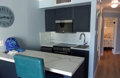 Galveston Condo | Sail Away-Full Kitchen-Gulf Views