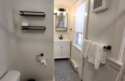 Marblehead Apartment | Sailors Retreat