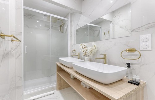 Bercy Apartment | Saint Antoine Marais Charming Apartment 1BR