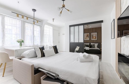 Bercy Apartment | Saint Antoine Marais Charming Apartment 1BR
