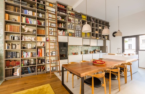 Saint-Lambert House | Saint-Lambert Deluxe, by Veeve