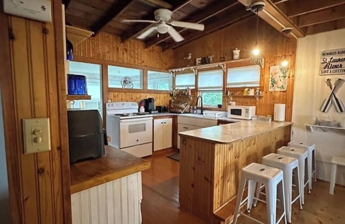 Brier Hill Cottage | Saint Lawrence Cottage at Aquabella