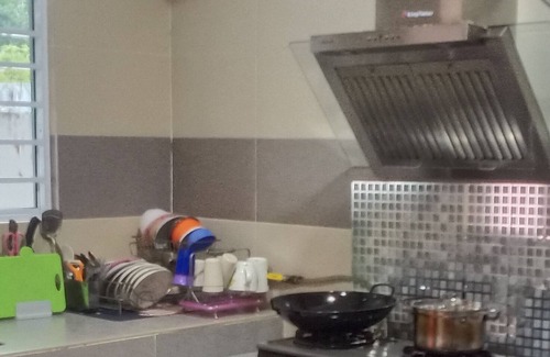 Miri House | Sakura Homestay Miri-10 pax (3km to town)