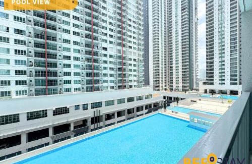 Salak South Apartment | Salak Selatan Pool View with Wifi & Netflix 4PAX