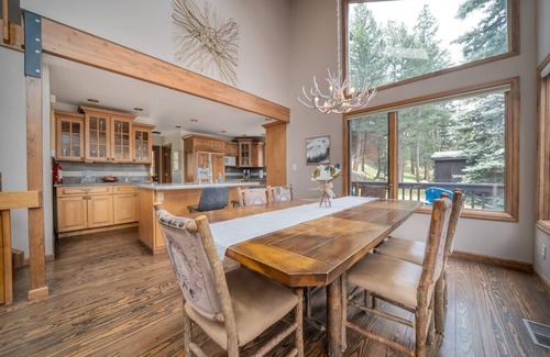 Aspen Brook Apartment | SALE! Loaded! Fireplaces, Pool Table, Nat`l Park