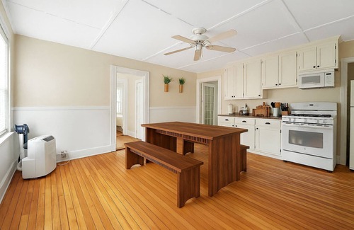 Salem Apartment | Salem 3BDR w/ Gameroom+Balcony+Parking