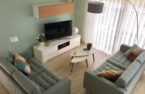 Salir do Porto Villa | Salir do Porto - Contemporary vacation home with private heated pool