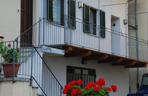 Rossana House | Salita al castello