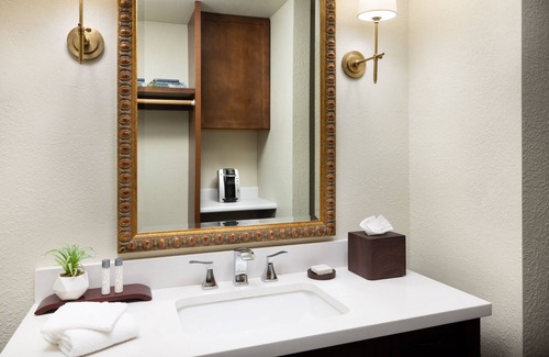 Ketchikan Hotel | Salmon Falls Resort