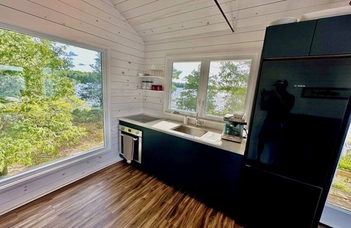 Crowes Landing Cottage | Salmon Island on Stoney Lake