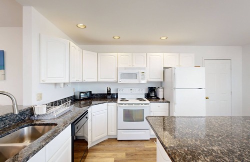 Bethany Beach House | Salt Pond home in golf community with pools, tennis, & pickleball - near beach