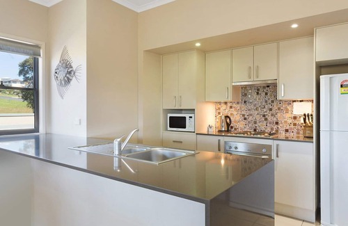 Eden Apartment | Saltwater Apartments, 3 bedroom accommodation close to Asling's Beach