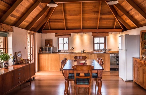 Little Swanport House | Saltworks Beach House - fun with family & friends