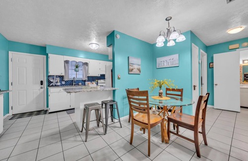 Gulf Lagoon Beach House | Salty Seahorse ~ Cozy getaway less than 1/4 of a mile from the beach!