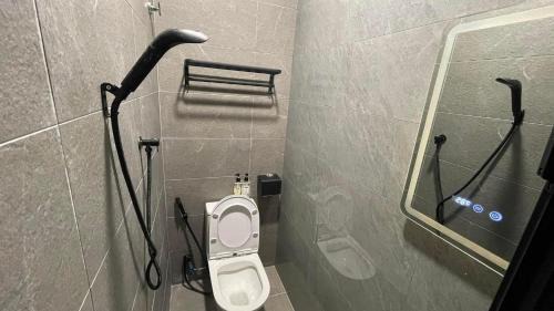 Pegawai House | Sam Choon Homestay 三春客棧 Batu Pahat City Centre 4R4B4CP 峇株巴轄民宿 市中心Summit旁邊 四房四浴停車方便