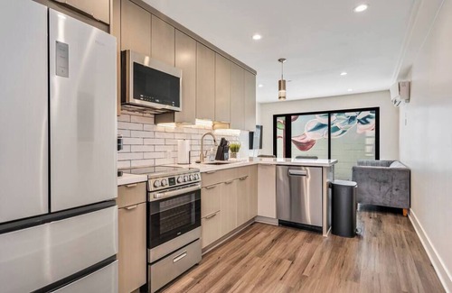 Point Loma House | San Diego! Sleeps 12! Walk to Restaurants! 3 decks
