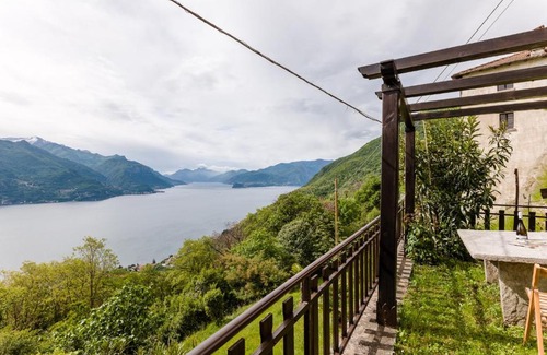Semnago House | San Martino Casetta