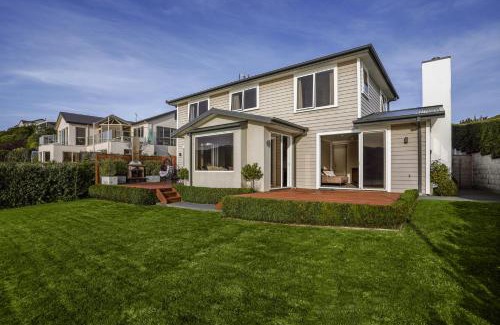 Diamond Harbour House | Sanctuary At The Bay - Diamond Harbour Retreat