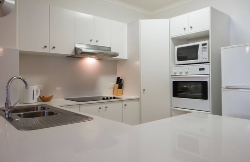 Currumbin Apartment | Sanctuary Lake Apartments