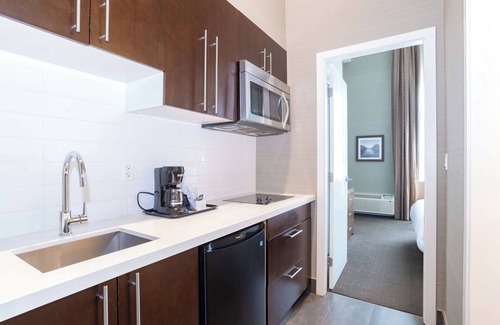 West Abbotsford Hotel | Sandman Hotel Abbotsford Airport