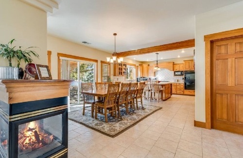 Comeback Bay House | Sandpoint/Schweitzer Mtn Luxury Lake Home Thanksgiving & SKI TIME BOOKING