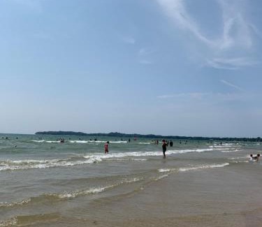 Crystal Beach House | Sandy Cove Cottage