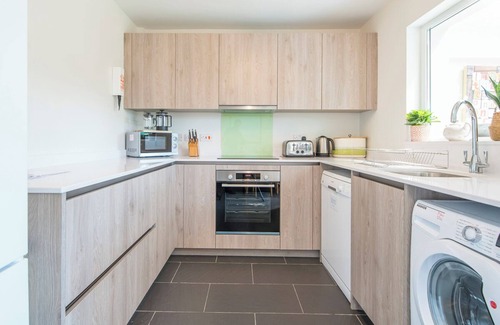 Little Haven House | Sandy Toes, Holiday Home Broad Haven, Sleeps 4, 2 bedrooms, bathrooms