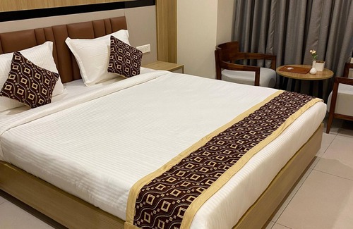 Hyderabad Hotel | Sangam Hotel By Sameeksha By Hospitality
