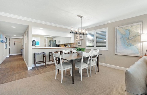 Beachview Country Club Estates Condo | Sanibel Beachfront Full Gulf View Condo! 3BR, 2 Bath! Heated Pool, 2 Pickleball!