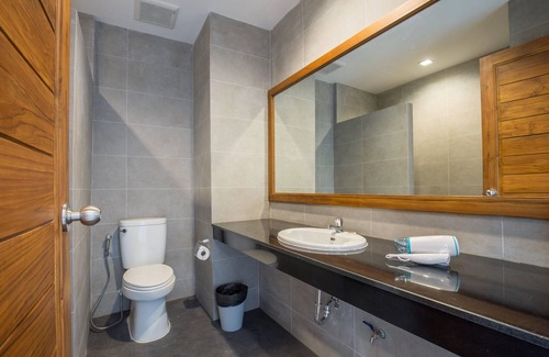 Thoeng Hotel | Sann View Hotel