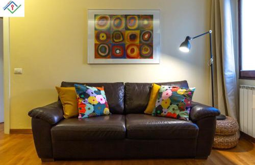 Prato Apartment | Santa Trinità Home by TuscanyWeGo