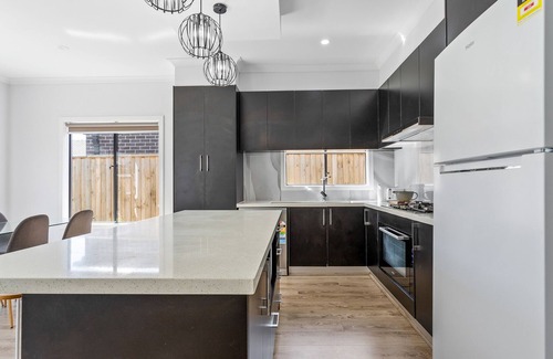 Plumpton House | SARA by Ready Set Stay - 3 Bedrooms, Family Friendly Holiday House