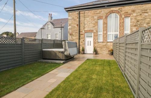 Malltraeth House | Sardis Chapel 1