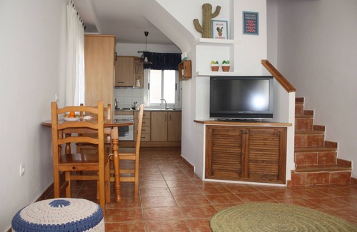 Agua Amarga House | Sargantana, where the sun lives in winter