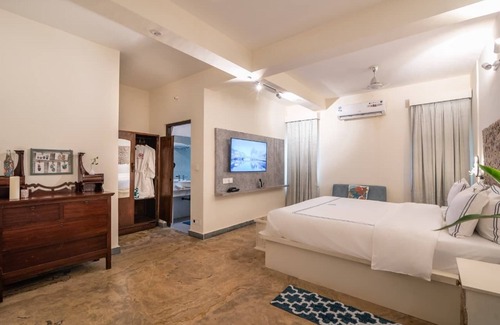 Vagator Hotel | Sashas Holiday Village