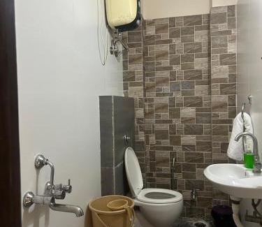 Indore Apartment | Satyabhama HomeStay-Ruby- Luxury one RK appartment