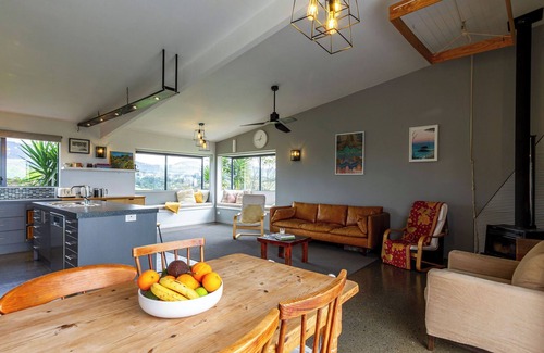 Aongatete House | Sauna, Ice Bath & Spa - Family Friendly Getaway