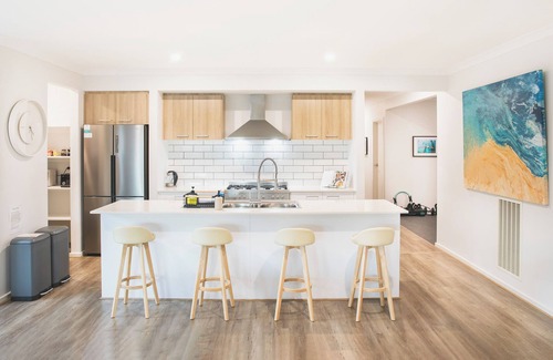 St Leonards House | Sauna + King Beds, Super Large Luxurious Home