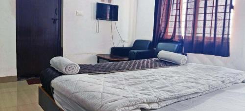 Davanagere Hotel | Savanur Deluxe Lodge