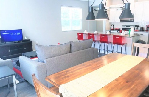 Kissimmee House | Save This September | Spacious 4BR Villa | Sleeps 11 Near Parks