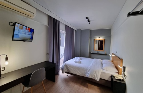 Piraeus Hotel | Savoy Hotel