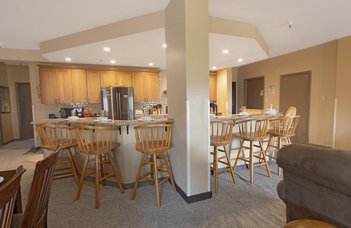 Snowshoe Condo | SC 5801: Spacious Penthouse | Huge Kitchen & Room for Everyone