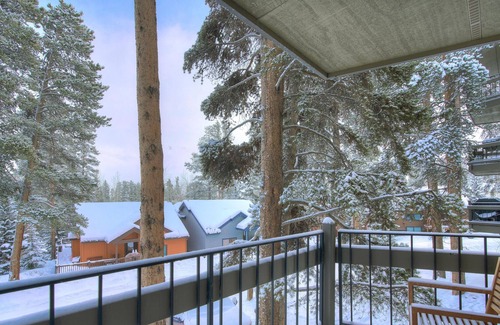 Park Forest Estates Condo | Scandi Chic Condo near Main Street