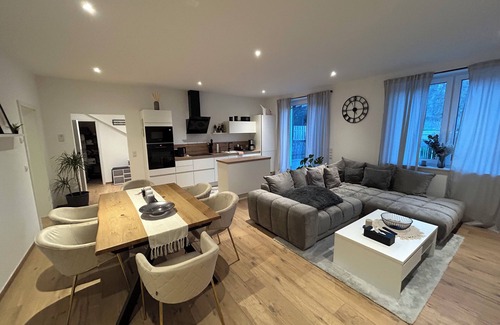 Kurrenberg Apartment | Schöne Aussicht vacation apartment - Modern apartment with Moselle and castle views