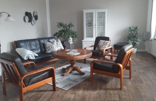 Stoltebuell Apartment | Schöne Ferienwohnung Im alten Gasthaus in Stoltebüll