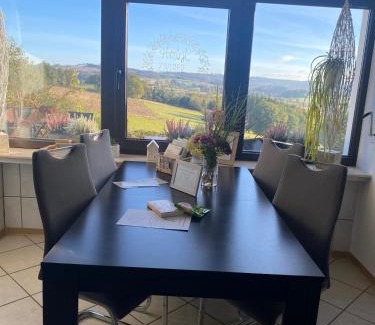 Kierspe Apartment | Schöne Ferienwohnung mit Ausblick in die Natur