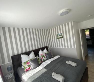 Eisenach Apartment | Schöne Ferienwohnung „Zum Glück Tropical“