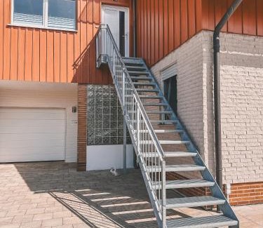 Seligenporten Apartment | Schöne Wohnung mit großem Garten