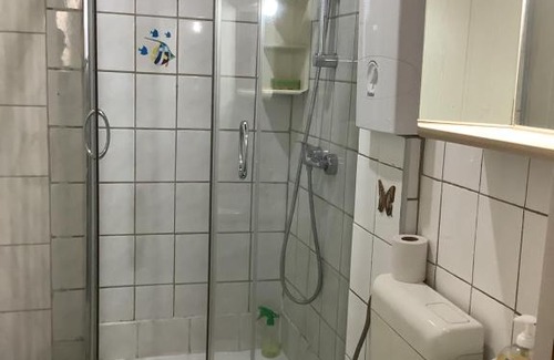 Kray House | Schönes großes Zimmer 1 Et Parkplatz nach Verfügbarkeit